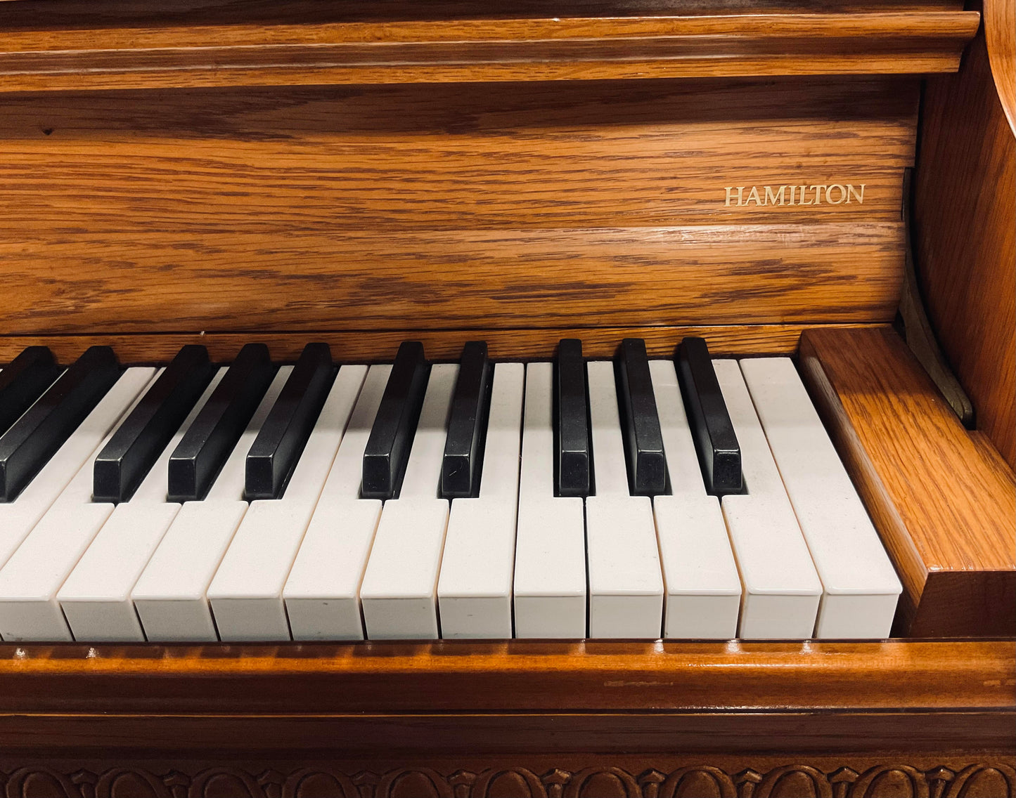Pre-Owned Vertical Baldwin Hamilton Designer's Style